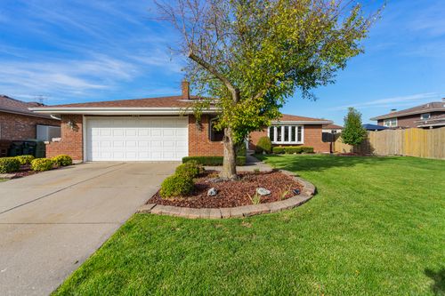 8118 Tudor Ln, Tinley Park, IL, 60477-7802 | Card Image