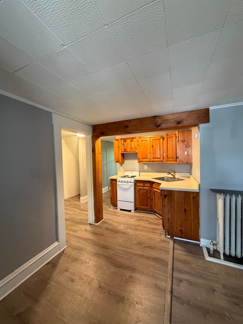 3-60 Summer St, Bristol, NH, 03222-3286 | Card Image