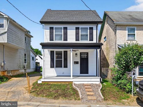 216 Little Ave, WEST GROVE, PA, 19390-1318 | Card Image