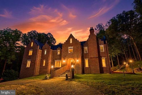 12213 Chapel Rd, Clifton, VA, 20124-1920 | Card Image