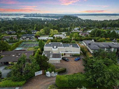 720 Fairmile Rd, House other with 6 bedrooms, 5 bathrooms and 5 parking in West Vancouver BC | Image 1