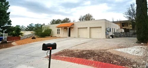 700 Sundown Ct, Las Cruces, NM, 88011-4677 | Card Image