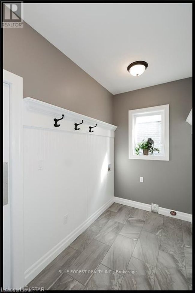 68 5 Stakes St, House other with 4 bedrooms, 3 bathrooms and 7 parking in St Thomas ON | Image 11