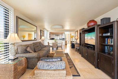 711 - 110 Kaanapali Shores Pl, Condo with 2 bedrooms, 2 bathrooms and null parking in Lahaina HI | Image 2