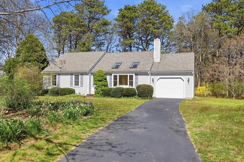 10 Skipjack Ln, Hyannis, MA, 02601-2195 | Card Image