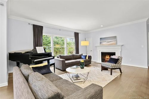 13-13 Old Stamford Rd, New Canaan, CT, 06840-6243 | Card Image