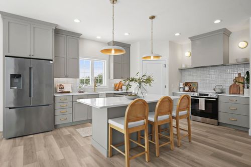 6854 Karolina Way, Sun Prairie, WI, 53590-9513 | Card Image