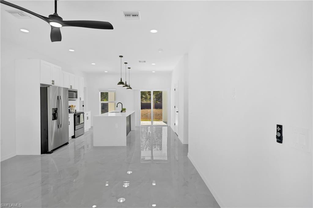 Residential in PUNTA GORDA 4