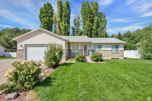1121 N 900 W, Clinton, UT, 84015-8870 | Card Image