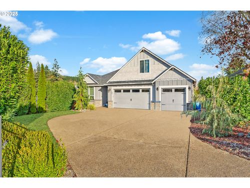 101 W 15th Cir, La Center, WA, 98629-5638 | Card Image