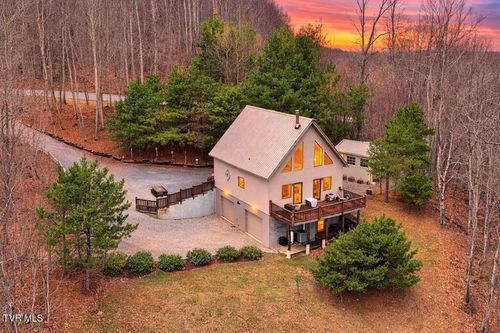 408 Eagle Ridge Rd, Roan Mountain, TN, 37687-3591 | Card Image