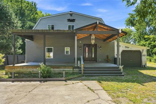 5161 Parker Rd, Fort Gratiot, MI, 48059-3013 | Card Image
