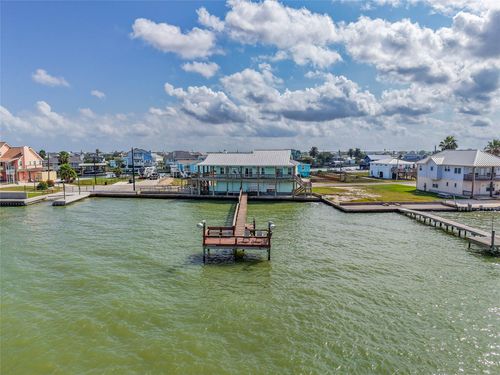740 Copano Cove Rd, Rockport, TX, 78382-9526 | Card Image