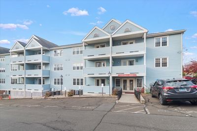 208 - 136 Deer Hill Avenue, Condo with 1 bedrooms, 1 bathrooms and 1 parking in Danbury CT | Image 2