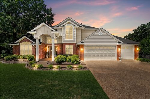 1309 Valley View St, Van Buren, AR, 72956-2137 | Card Image