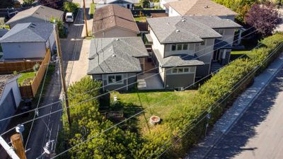 3651 77 St Nw, House detached with 4 bedrooms, 3 bathrooms and 2 parking in Calgary AB | Image 2