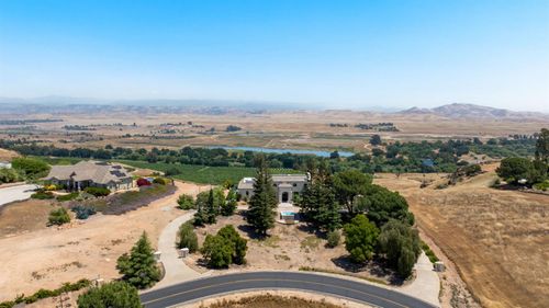 14215 Killarney Dr, Madera, CA, 93636-9502 | Card Image