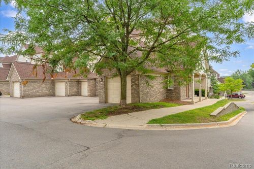 806 Brandon Ave, Pontiac, MI, 48340-1380 | Card Image