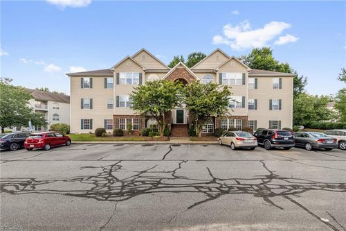 unit-2c-135 James Rd, High Point, NC, 27265-2299 | Card Image