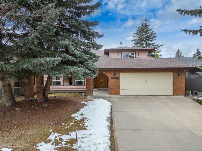 12323 17 Street Sw, Home with 5 bedrooms, 3 bathrooms and 4 parking in Calgary AB | Image 1