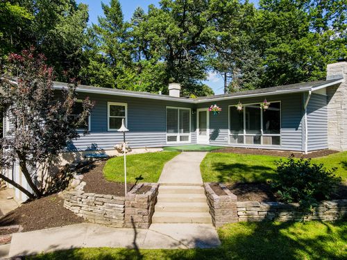 621 Hawthorne Ct, Carpentersville, IL, 60110-1970 | Card Image