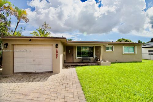 1007 N Golf Dr, Hollywood, FL, 33021-5524 | Card Image