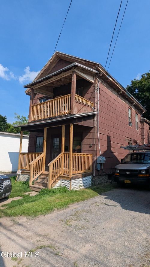 82 Spring St, Gloversville, NY, 12078-2806 | Card Image