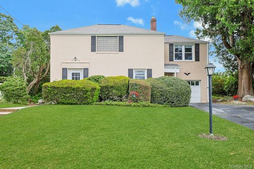 352 Fort Washington Ave, Hawthorne, NY, 10532-1452 | Card Image