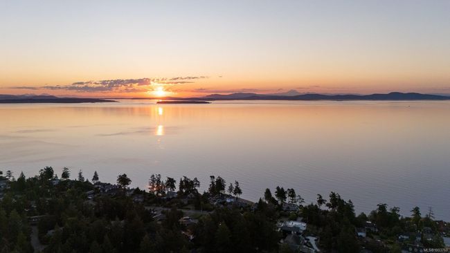 303 - 5229 Cordova Bay Rd, Condo with 2 bedrooms, 2 bathrooms and 1 parking in Saanich BC | Image 36