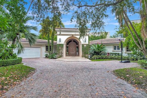 61 Camden Ct, Bal Harbour, FL, 33154-1324 | Card Image