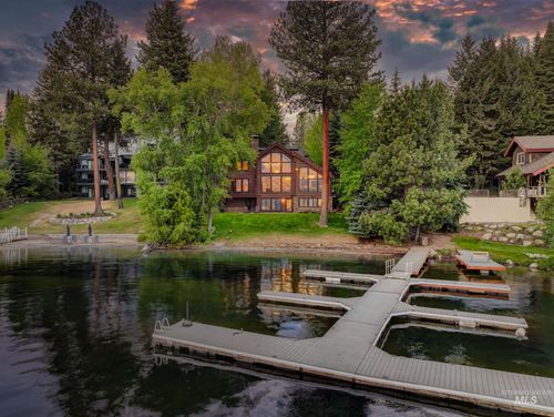 915 Cottonwood St, Mccall, ID, 83638-4814 | Card Image