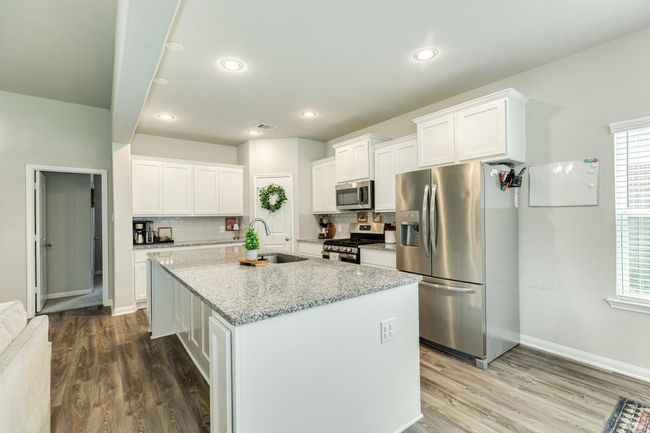 2234 Lake Forrest Dr, House other with 4 bedrooms, 2 bathrooms and 2 parking in West Columbia TX | Image 10