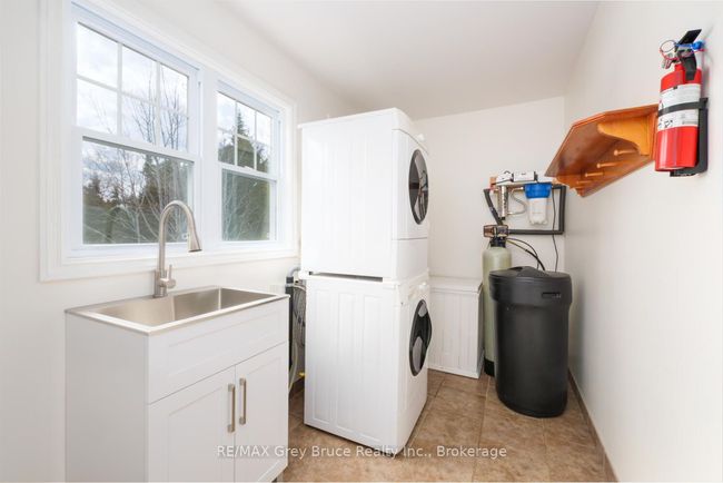21 Grant Watson Dr, House other with 4 bedrooms, 2 bathrooms and 6 parking in Tobermory ON | Image 31