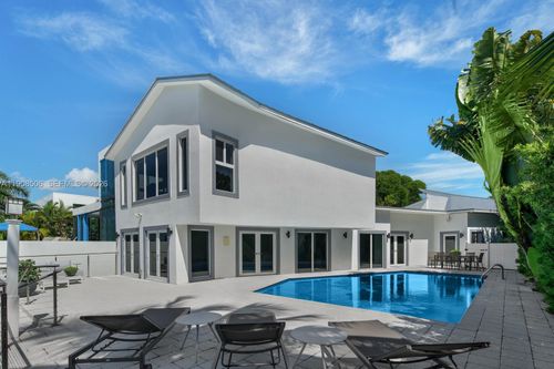 1040 S Shore Dr, Miami Beach, FL, 33141-2414 | Card Image