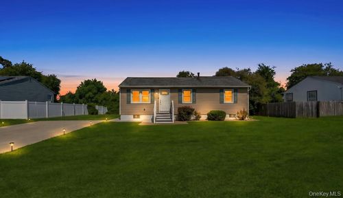 941 Provost Ave, Bellport, NY, 11713-1534 | Card Image