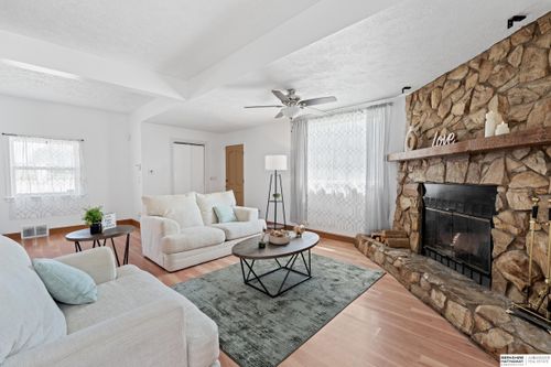 5216 S 36th St, Omaha, NE, 68107-3201 | Card Image