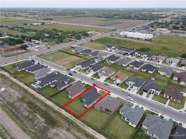 Aerial view with a residential view | Image 24