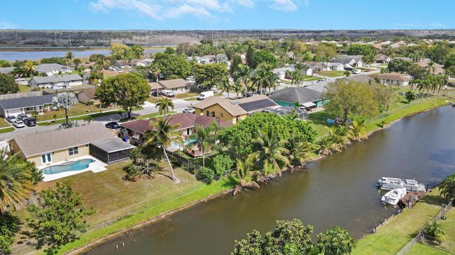 222 Las Palmas St, House other with 4 bedrooms, 3 bathrooms and null parking in Royal Palm Beach FL | Image 6