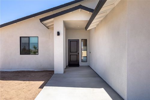 3848 Ruidosa Ave, Yucca Valley, CA, 92284-8661 | Card Image