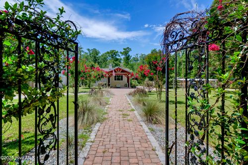 4065 Scotts Hill Loop Rd, Wilmington, NC, 28411-6751 | Card Image