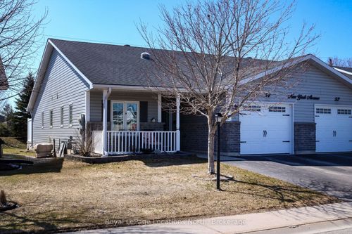 54 New York Ave, Wasaga Beach, ON, L9Z3A8 | Card Image