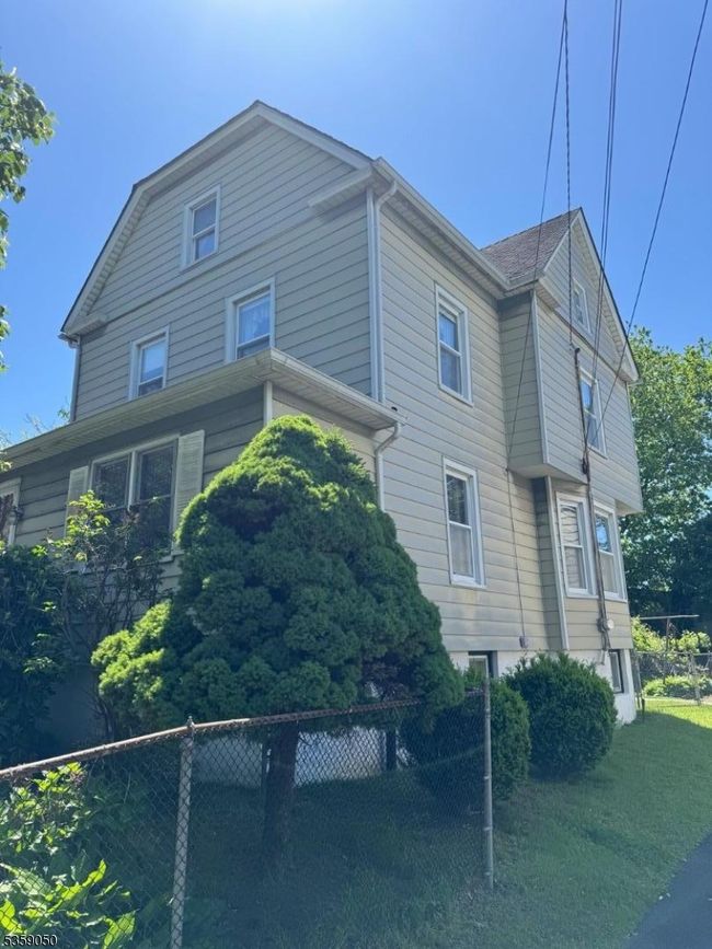 63 2 Nd Ave, House other with 4 bedrooms, 2 bathrooms and null parking in Garwood NJ | Image 40