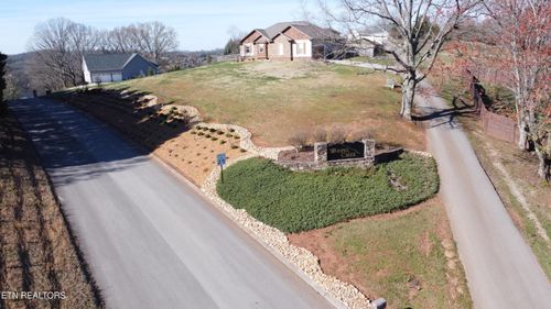 2440 Whisper Creek Dr, Friendsville, TN, 37737-2548 | Card Image