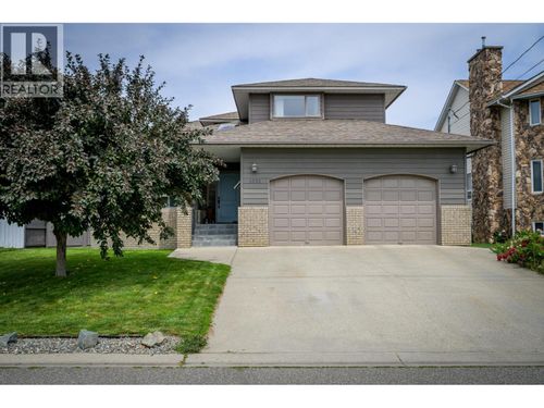 1530 Hartford Ave, Kamloops, BC, V2B8J1 | Card Image