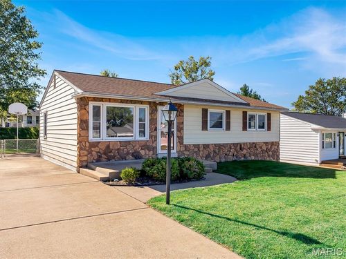 11132 Pine Forest Dr, Sappington, MO, 63126-3428 | Card Image