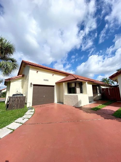 11351 Sw 8th Pl, Pembroke Pines, FL, 33025-3455 | Card Image