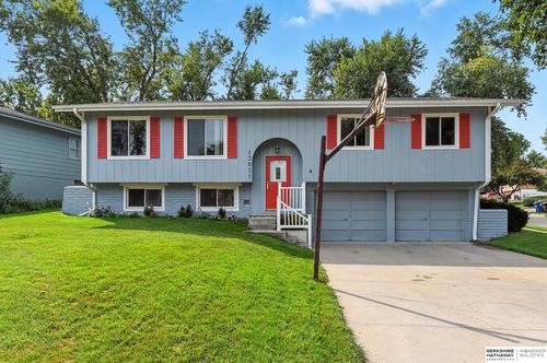 13821 Jefferson Cir, Omaha, NE, 68137-2817 | Card Image