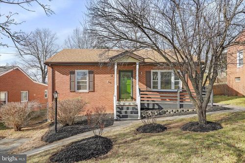 373 Walton St, STRASBURG, VA, 22657-2344 | Card Image