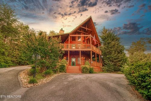 210 Meghans Way, Townsend, TN, 37882-3443 | Card Image
