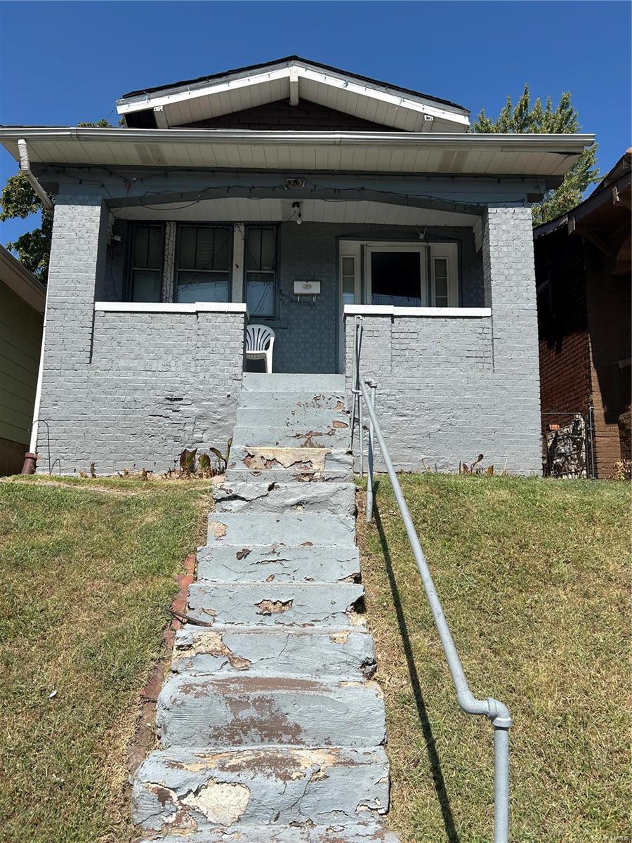 Beacon Ave, Saint Louis, MO 63120